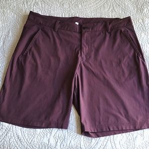 Lululemon Men's shorts size 40 perfect shape 👌